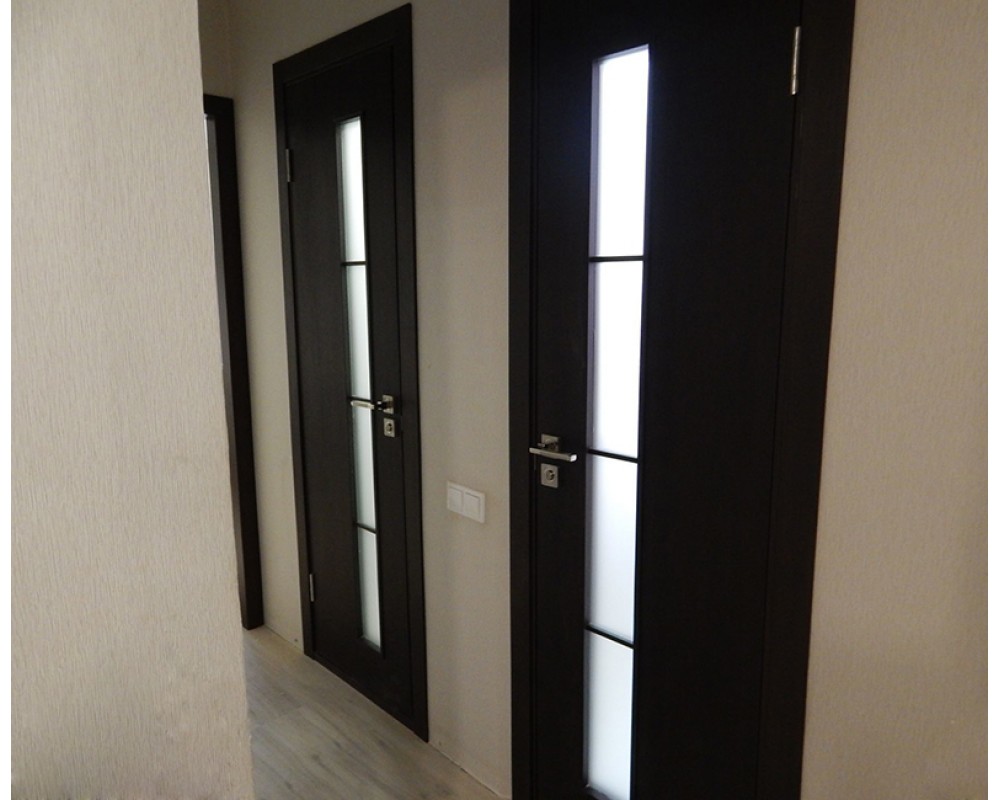 двери цвета венге в интерьере квартиры