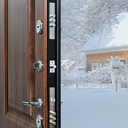 Утеплённые входные двери в частный дом