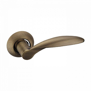 Дверная ручка Swell A110 на круглой розетке Bronze бронза